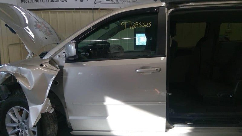 CARAVAN 2015 Seat Belt Rear 1848368