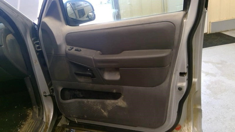 EXPLORER 2002 Front Door Trim Panel 2048917