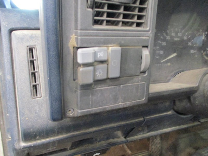 TCHEV2500 1993 Dash/Interior/Seat Switch 1687708