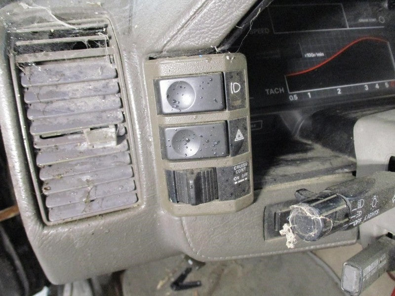 300ZX 1984 Dash/Interior/Seat Switch 1746040