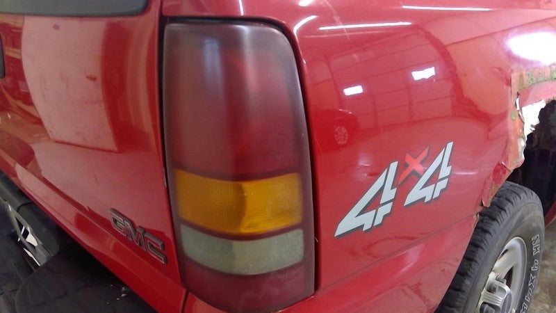 Passenger Tail Light Sportside Fits 99-03 SIERRA 1500 PICKUP 2022879