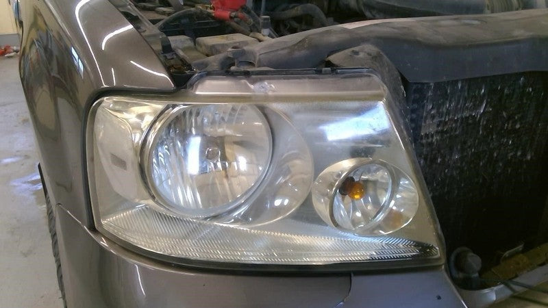 Passenger Headlight Bright Background Fits 04-08 FORD F150 PICKUP 1731