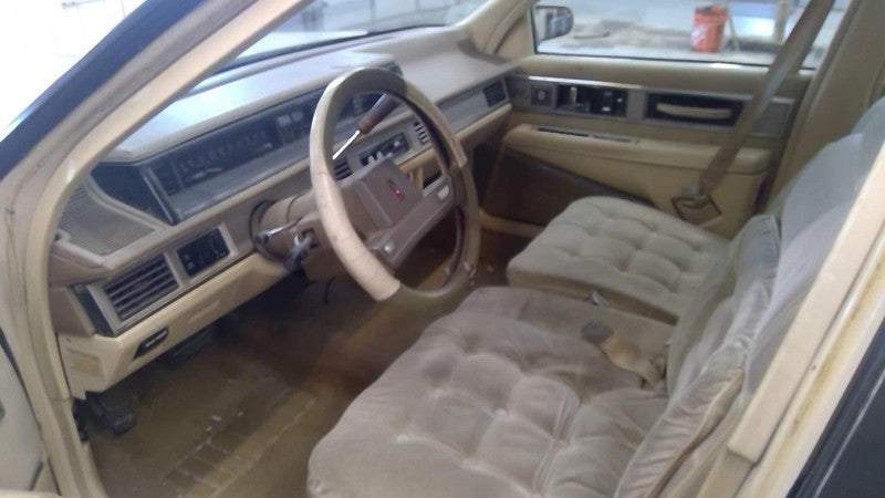 DELTA 88 1987 Seat Belt Front 1972672