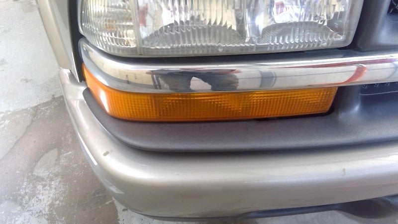 Passenger Corner/Park Light Fits 98-05 BLAZER S10/JIMMY S15 1909880