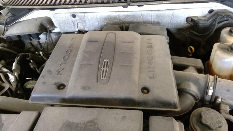 NAVIGATOR 2012 Engine Cover 1911701