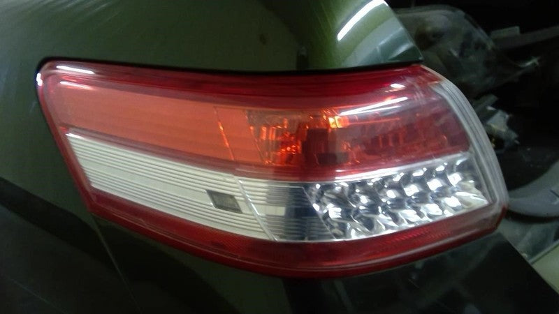 Driver Tail Light Quarter Panel Mounted Red And White Fits 10-11 CAMRY