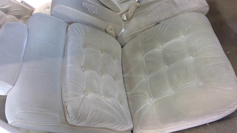 DELTA 88 1987 Front Seat 1972656