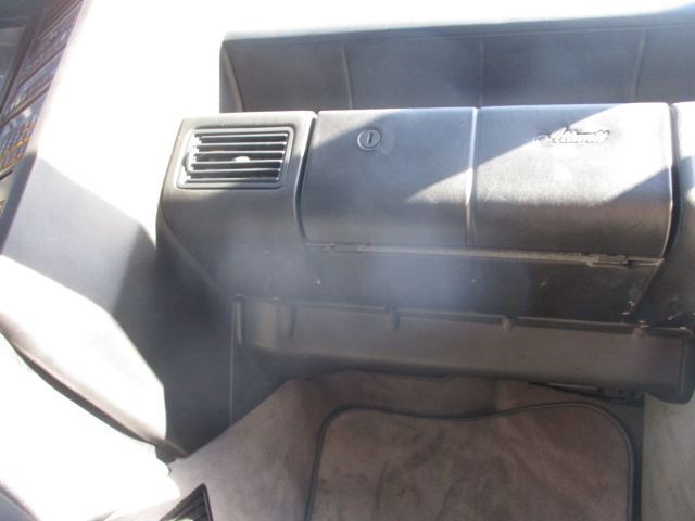ALLANTE 1990 Glove Box 1612753