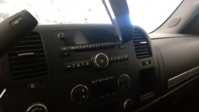 Audio Equipment Radio AM-FM-CD-MP3-USB Fits 11-21 EXPRESS 2500 VAN 187
