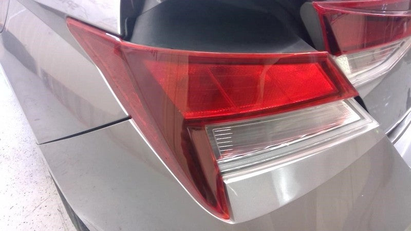Driver Tail Light Incandescent Lamps Outer Fits 21-25 ELANTRA 1932159