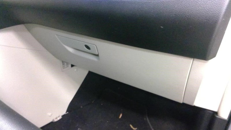 TOWN COUN 2014 Glove Box 1896197