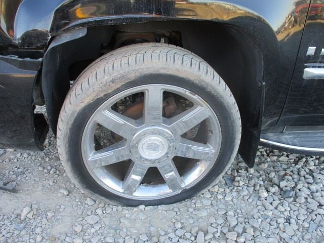 Driver Left Tail Light Quarter Mounted Fits 07-14 ESCALADE 1588941