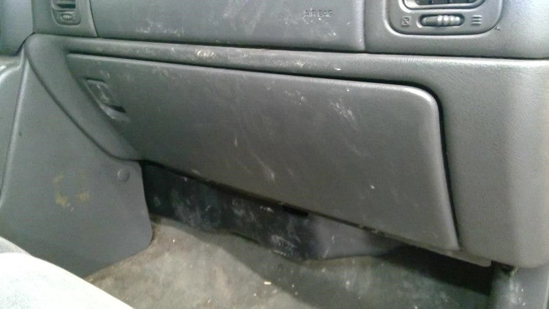 SILVRDO15 2005 Glove Box 1733172