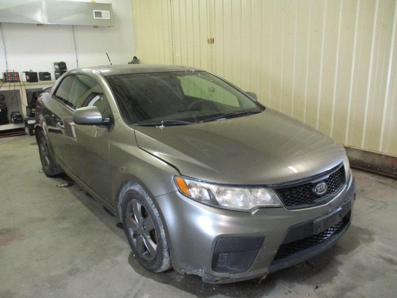 FORTE 2012 Front Door Trim Panel 2056487