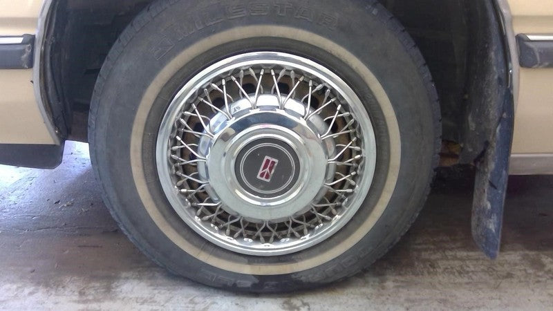 Wheel Cover HubCap Wire Type Fits 86-88 EIGHTY EIGHT 1972680