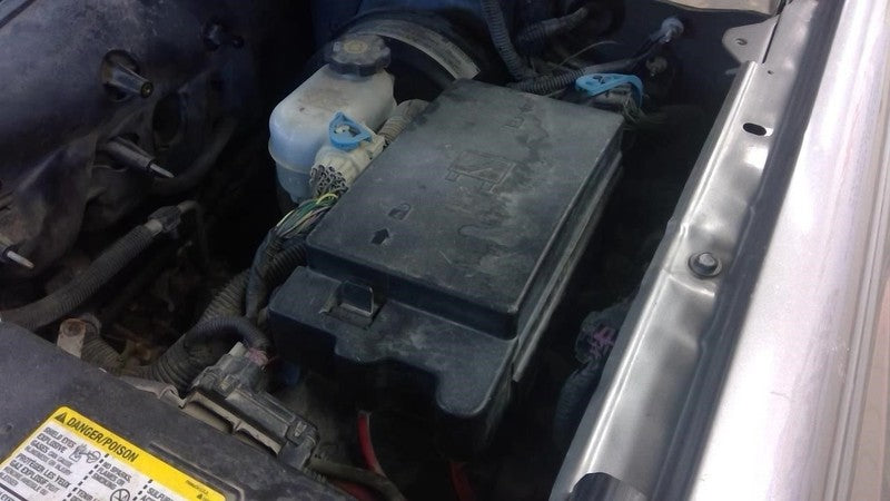 Fuse Box Engine Fits 08-09 ENVOY 2003008