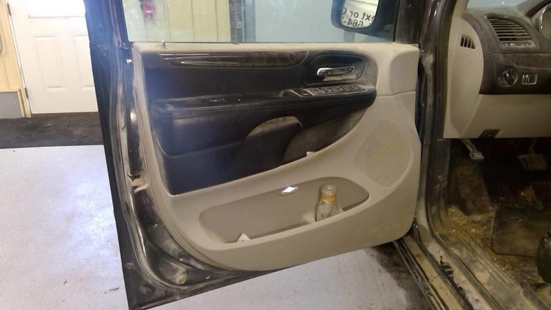 CARAVAN 2011 Front Door Trim Panel 2023567