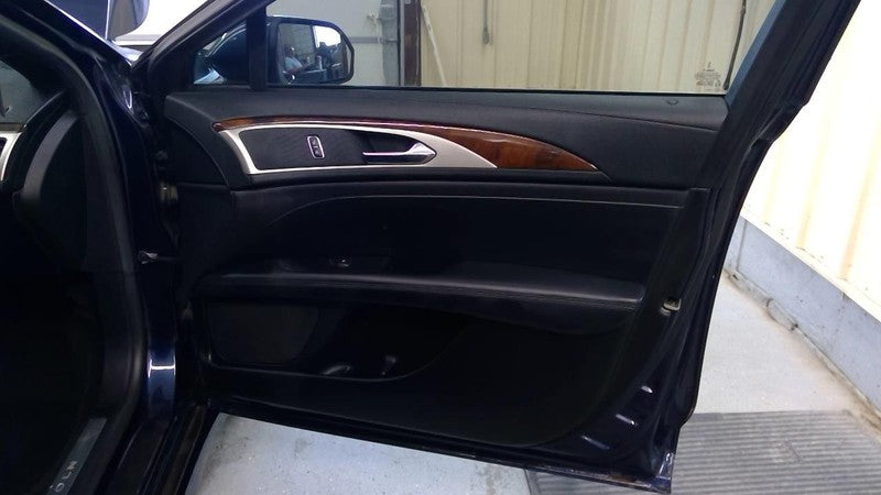 MKZ 2017 Front Door Trim Panel 2060010