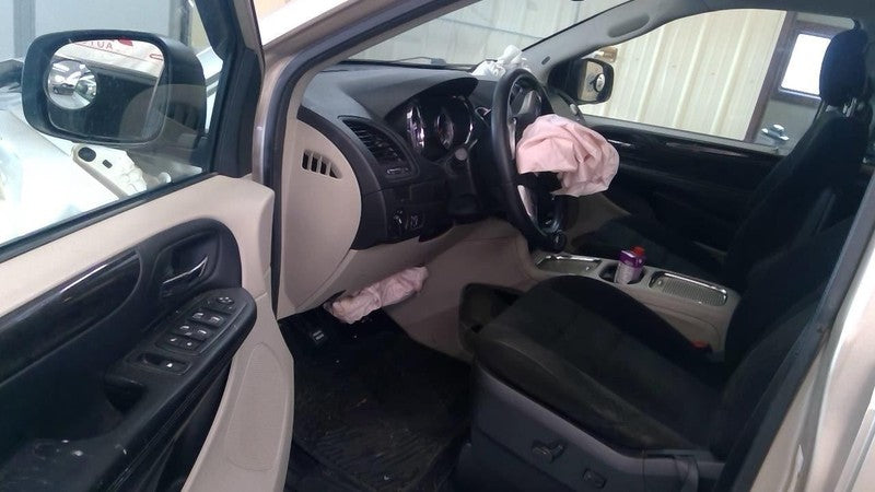 CARAVAN 2015 Seat Belt Rear 1848368