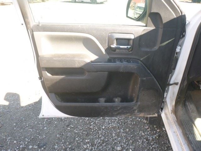 SILVRDO15 2018 Front Door Trim Panel 1602898