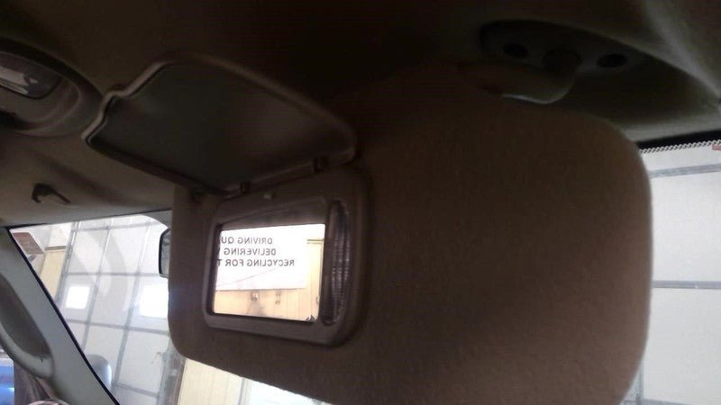 Passenger Sun Visor With Illumination 1 Bulb Fits 02-03 LIBERTY 173722