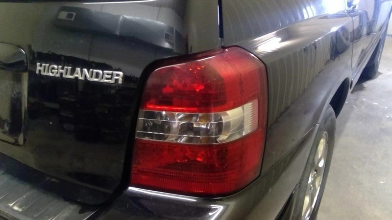 Passenger Tail Light VIN D 5th Digit Fits 04-07 HIGHLANDER 1878497