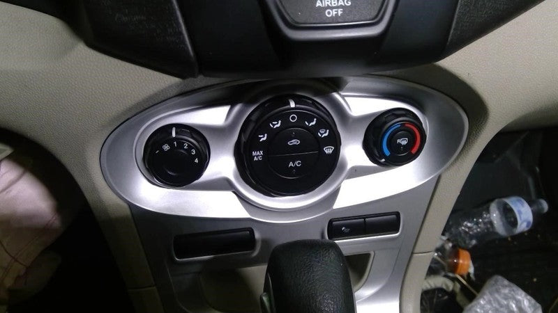 Temperature Control AC Manual Temperature Control Fits 14-19 FIESTA 17
