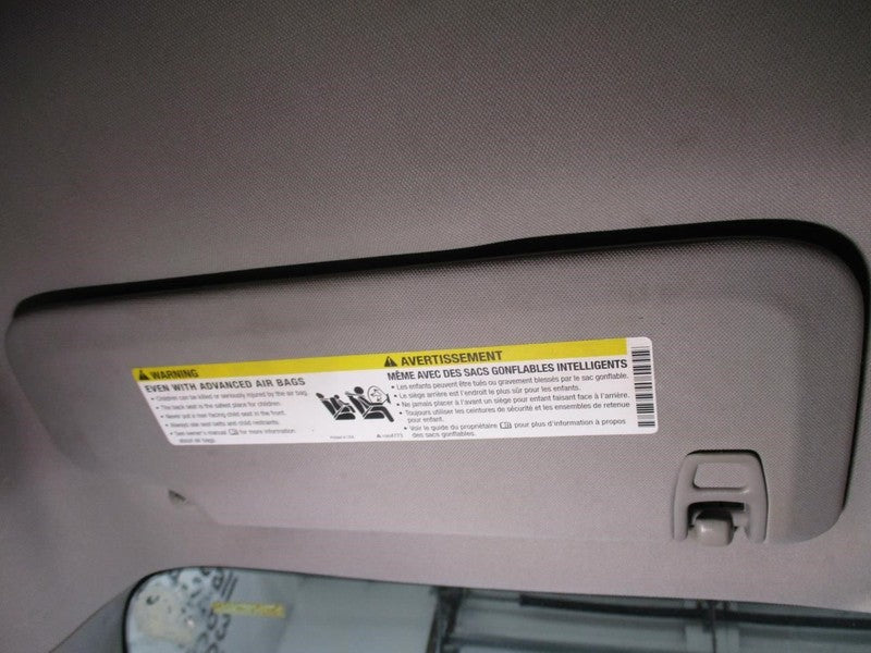 Driver Left Sun Visor With Illumination Fits 04-05 08-12 MALIBU 189435
