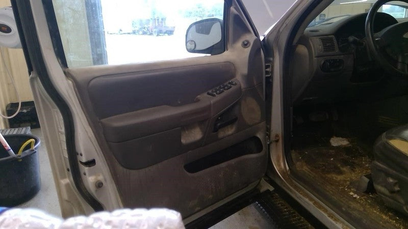 EXPLORER 2002 Front Door Trim Panel 2048928