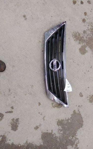 Grille Sedan Upper Sl Black And Chrome Fits 12-14 VERSA 1088526