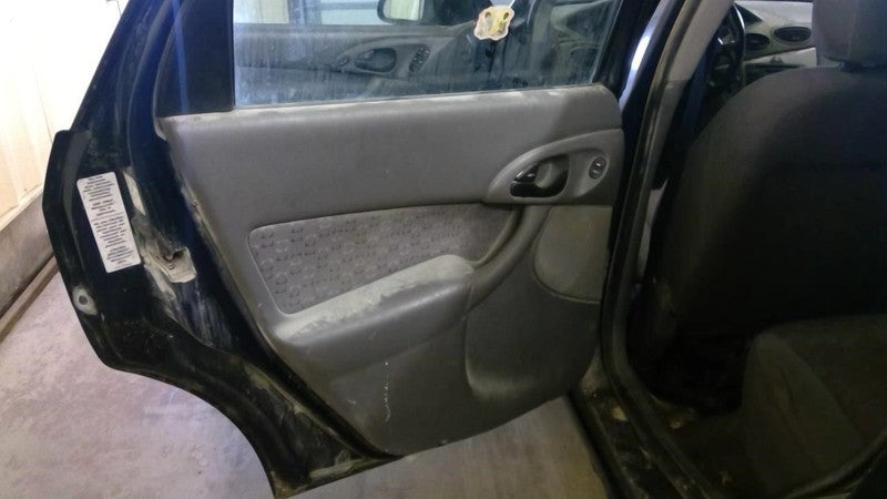 FOCUS 2003 Front Door Trim Panel 2059530