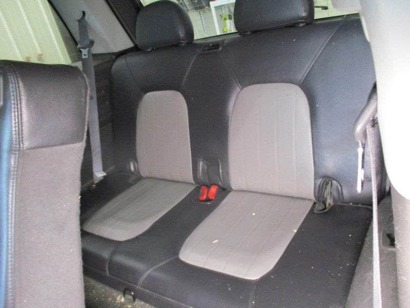 MOUNTNEER 2004 Third Seat Station Wagon Van 2037704