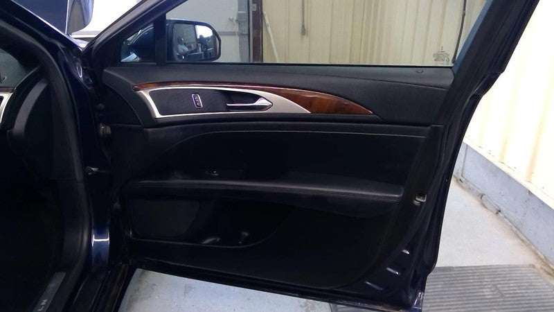 MKZ 2017 Front Door Trim Panel 2059997