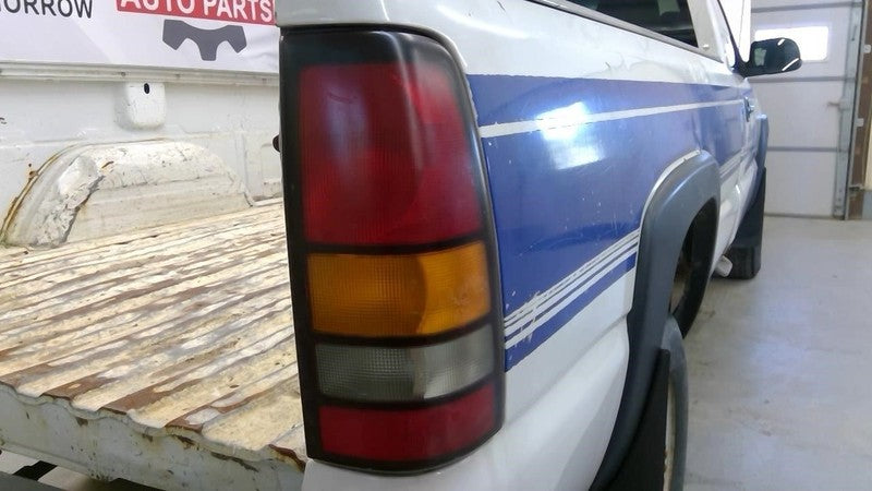Passenger Tail Light Wideside Fits 04-05 SIERRA 1500 PICKUP 2028028