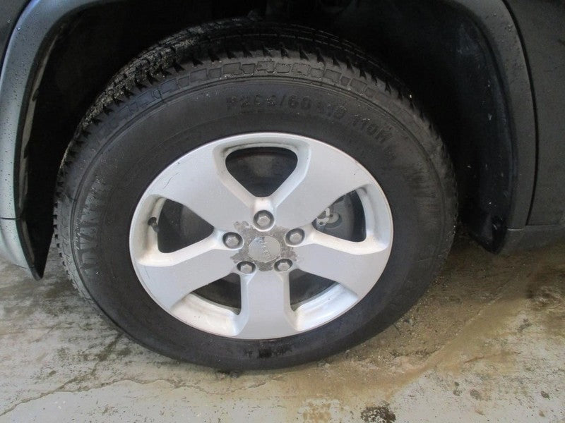 Wheel Road Wheel 18x8 Painted Silver Fits 11-13 GRAND CHEROKEE 1707777