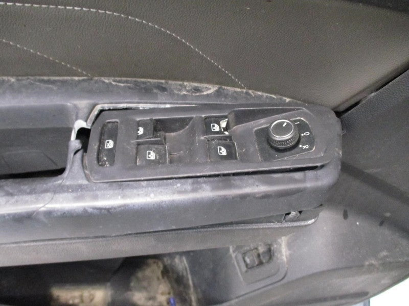 Driver Front Door Switch Driver's Window Fits 21-25 JETTA 1682044