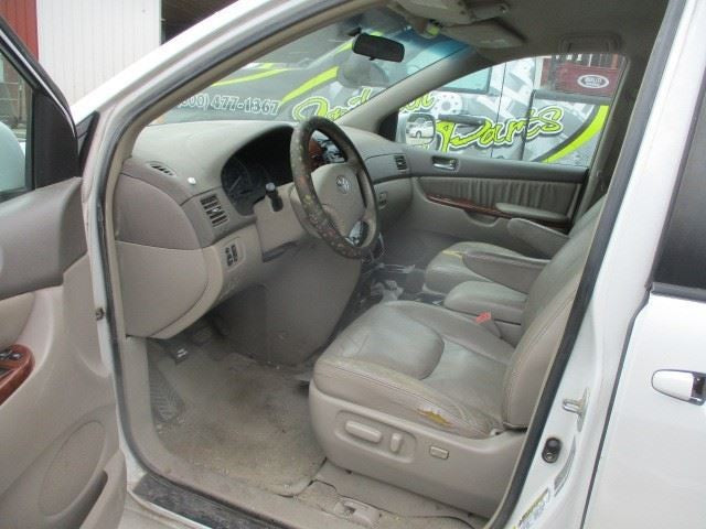 Automatic Transmission FWD Fits 04-06 SIENNA 1578364