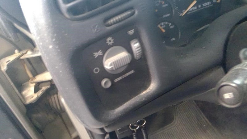 S10PICKUP 2002 Dash/Interior/Seat Switch 1909910