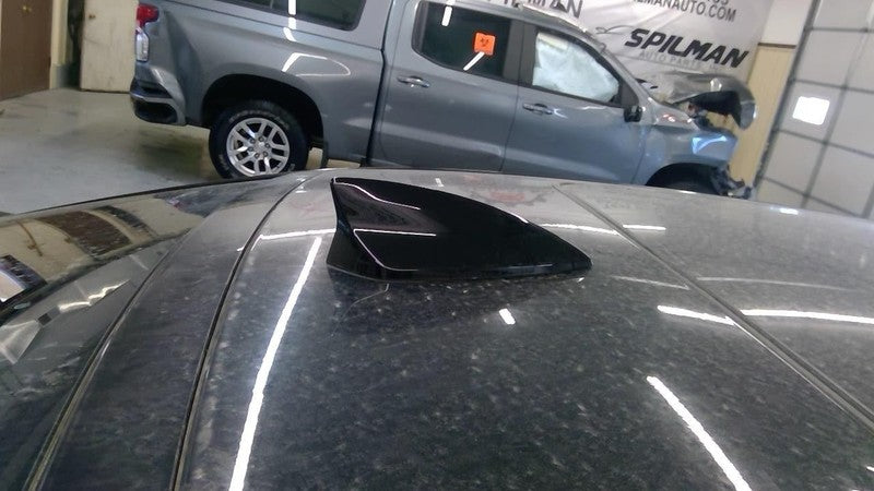 CT6 2017 Antenna 1742187