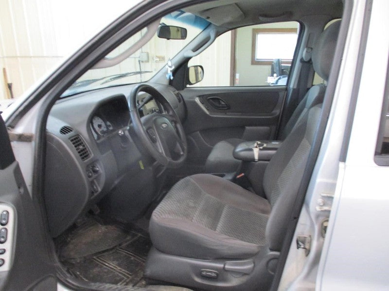 ESCAPE 2003 Seat Belt Rear 1925408