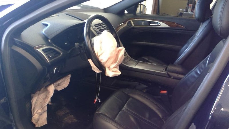 MKZ 2017 Front Door Trim Panel 2060010