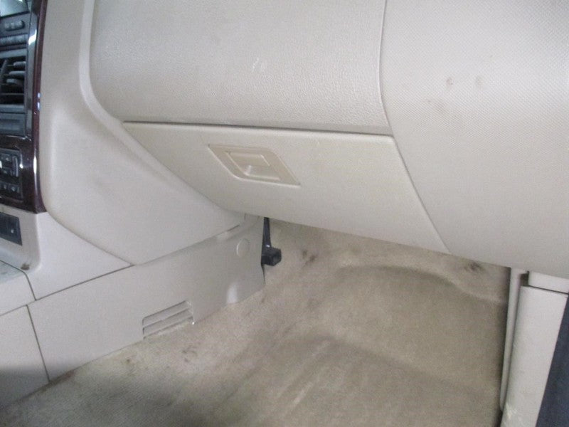 EXPLORER 2010 Glove Box 1740977