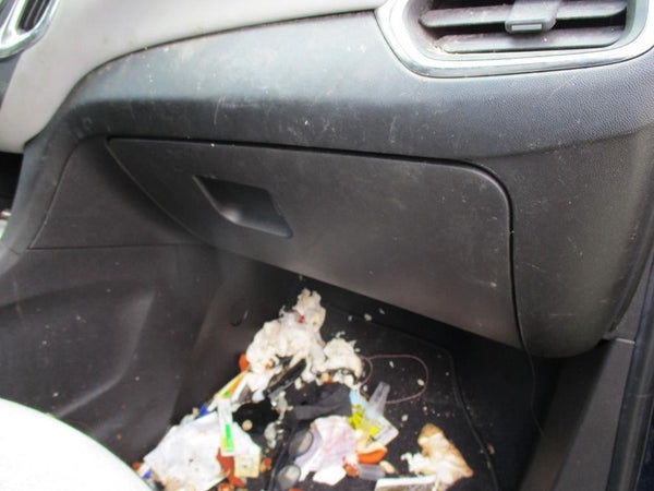 EQUINOX 2022 Glove Box 1688923