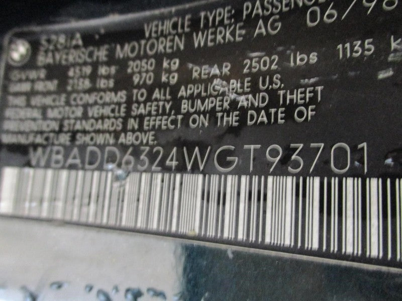 AC Compressor Fits 98-00 BMW 528i 1725009