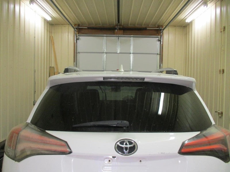 Passenger Tail Light Quarter Panel Mounted Without LED Fits 16-18 RAV4