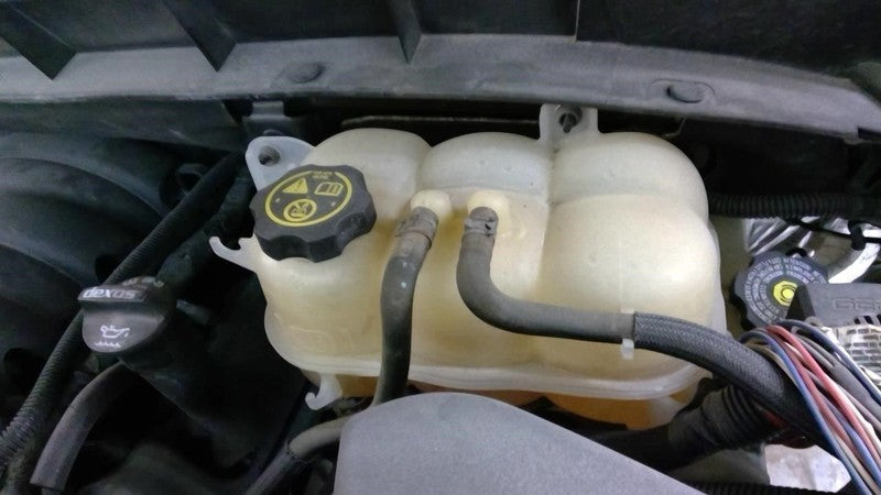 Coolant Reservoir Fits 19-25 SIERRA 1500 PICKUP 1912392