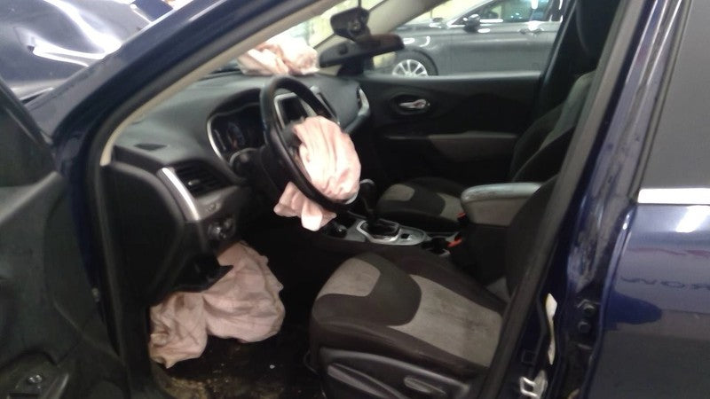 AC Compressor Fits 14-22 CHEROKEE 1715481