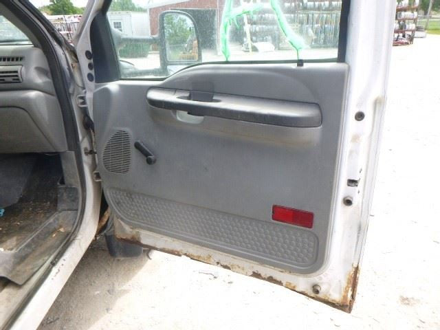 F450SD 2006 Front Door Glass 1384168