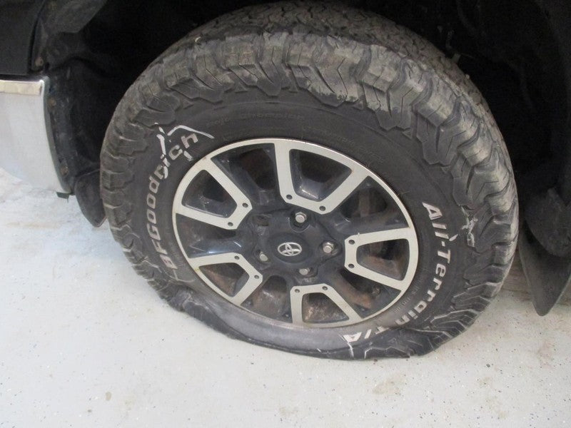 TUNDRA 2015 Owners Manual 1705052