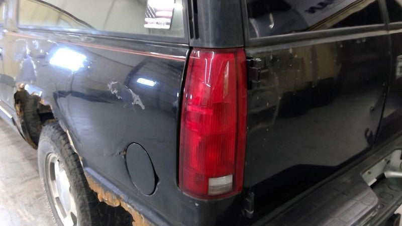 Driver Left Tail Light Fits 90-00 CHEVROLET 2500 PICKUP 1917365